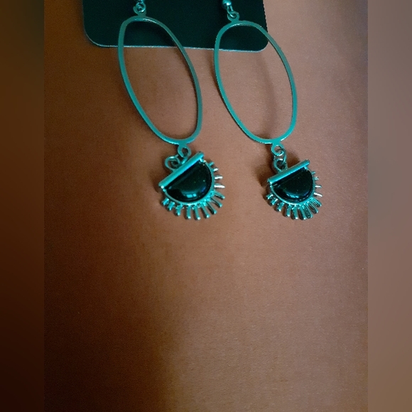 SOL Purpose Black Earrings - Picture 5 of 5